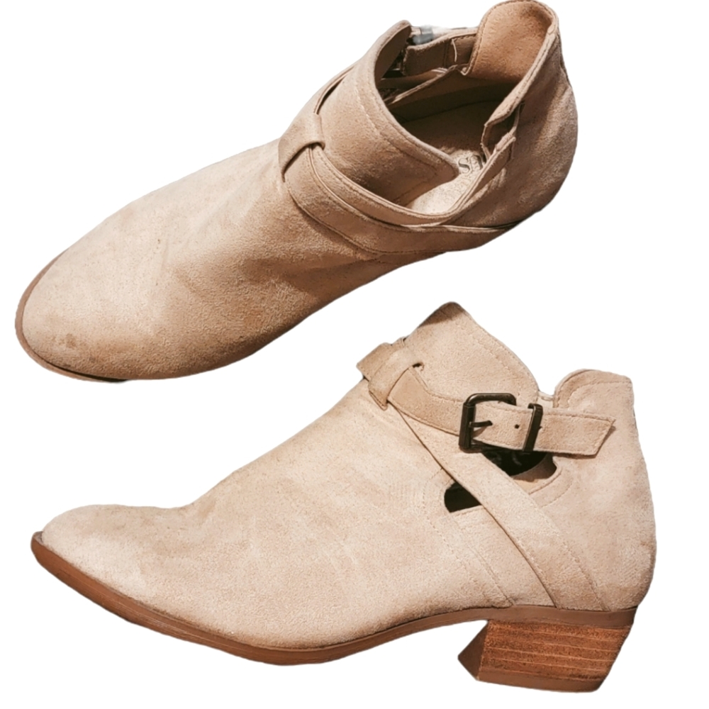 Cream belted boots